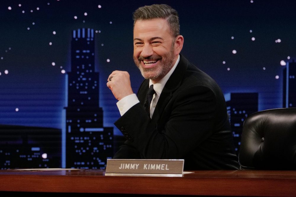 吉米·坎摩尔节目组出手了！在特朗普政府威胁削减食品券时，他们发起食物捐赠活动