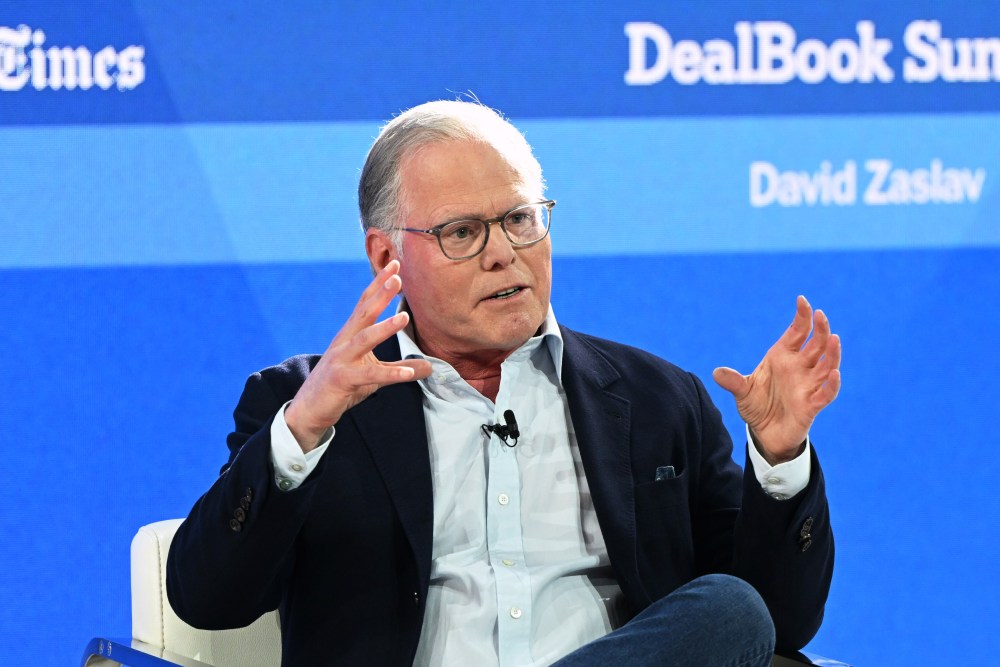 华纳兄弟探索公司三季度亏了1.48亿！《超人》票房也救不了广告下滑